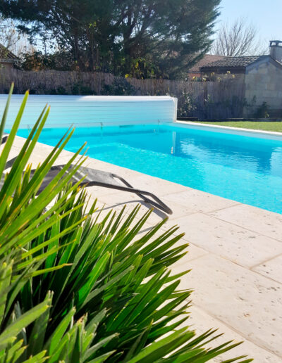 Construction of a swimming pool with shutter by Piscines ANCA