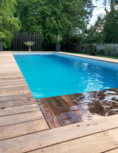 Réalisation d'une piscine avec cailleboti immergé par Piscines Anca