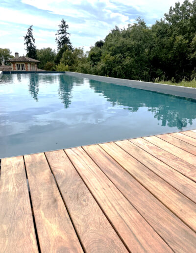 Construction of a large pool by Piscines ANCA