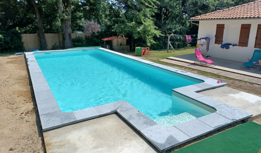 Masonry pool by Piscines ANCA